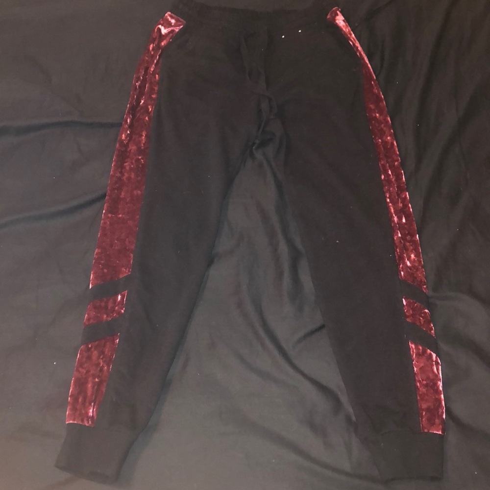 Women’s/Junior joggers/sweatpants